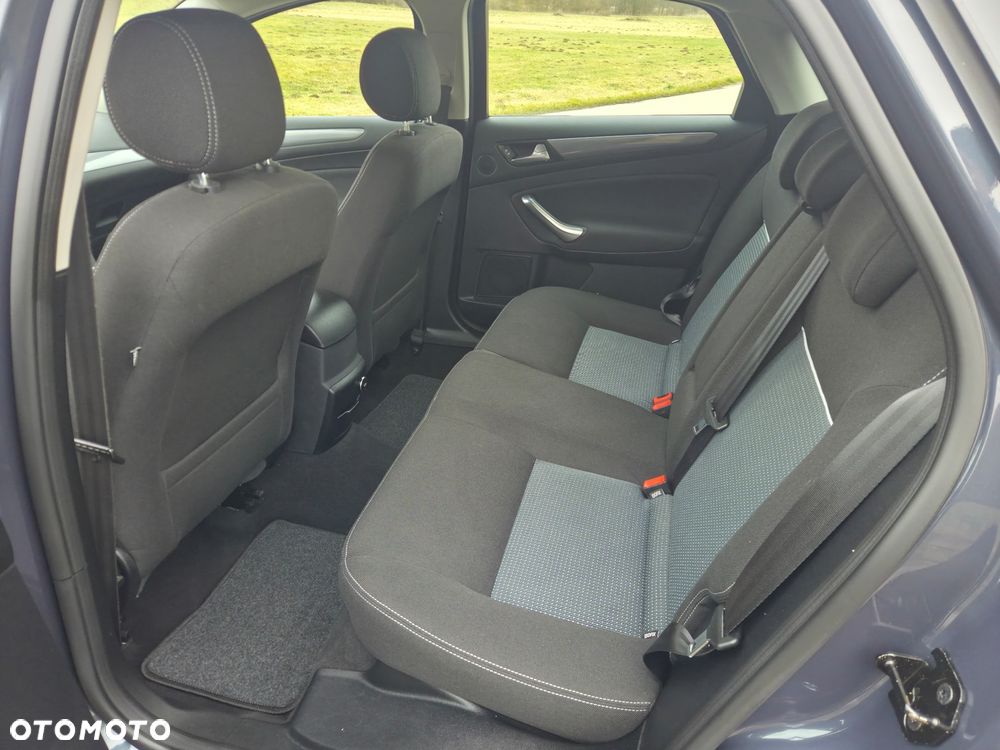 Ford Mondeo 1.6 T Ambiente - 14