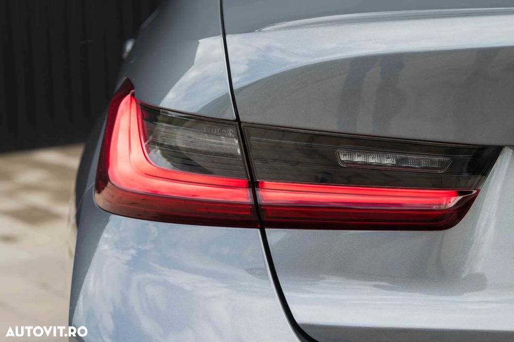 BMW Seria 3 330e Aut. M Sport - 12
