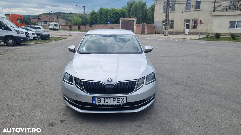 Skoda Octavia 1.6 TDI DSG Style - 1