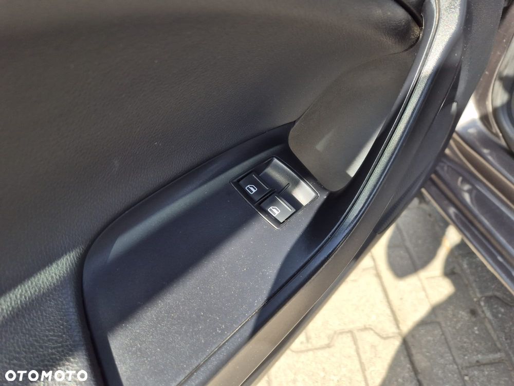 Seat Ibiza SC 1.0 MPI S&S CONNECT - 17