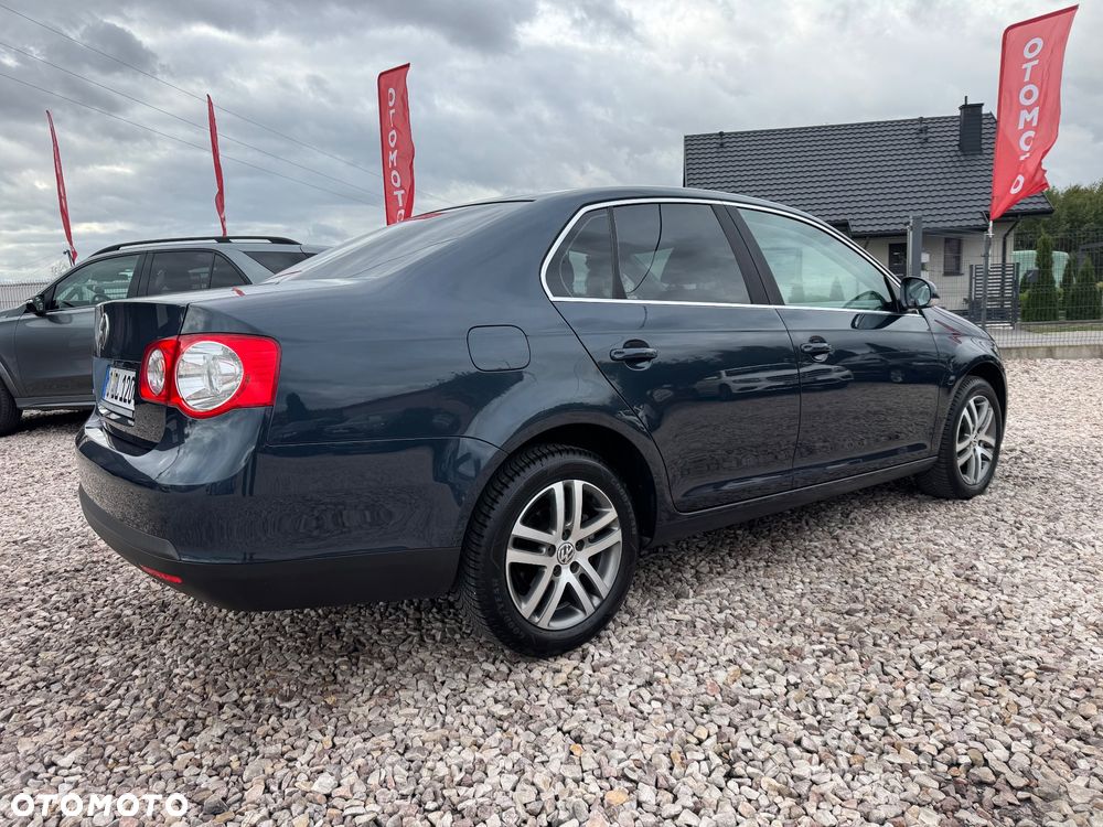 Volkswagen Jetta - 28