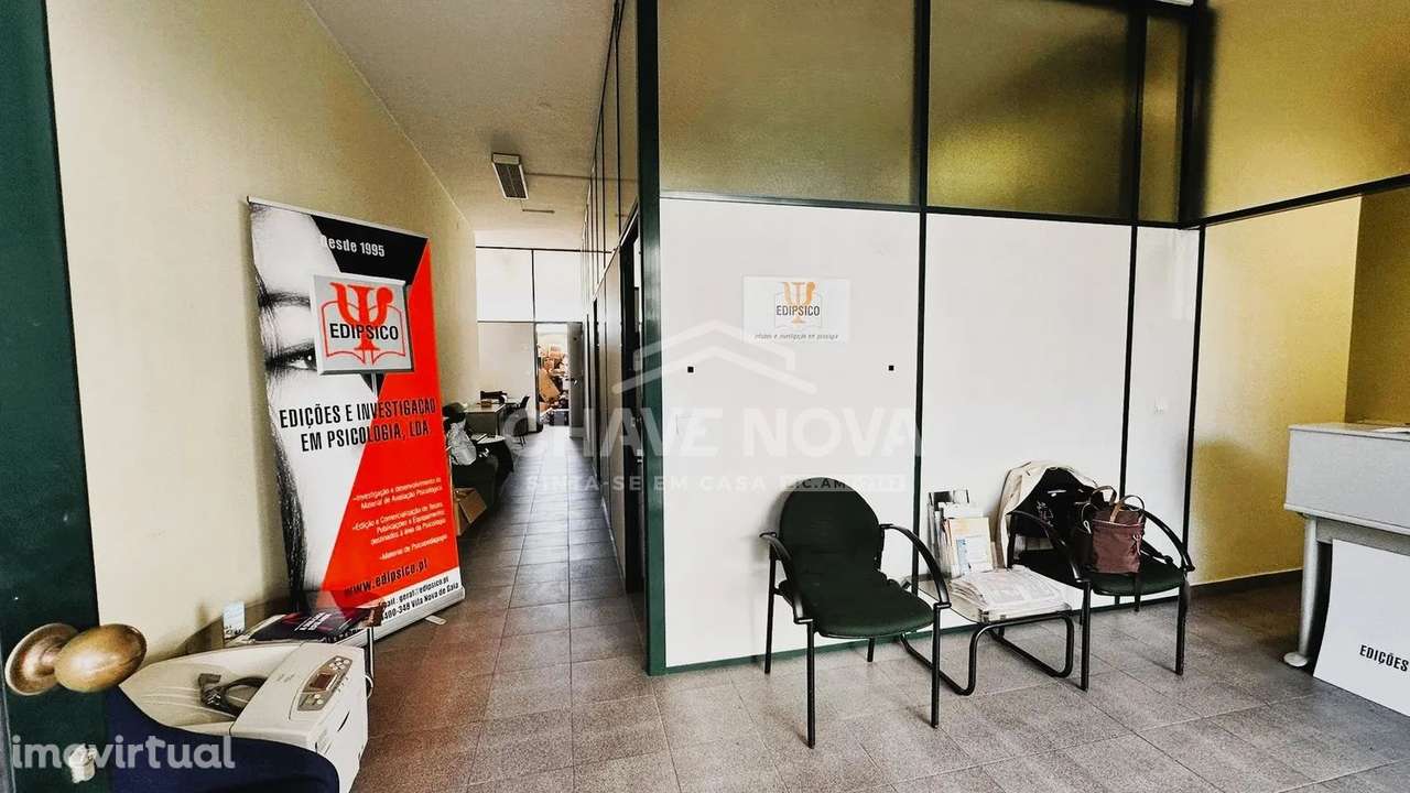 Loja Ampla em Mafamude (Rua da Rasa) - Grande imagem: 3/9