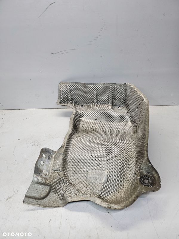 OSŁONA TERMICZNA WYDECHU AUDI A3 8V VW 5Q0825729 - 2