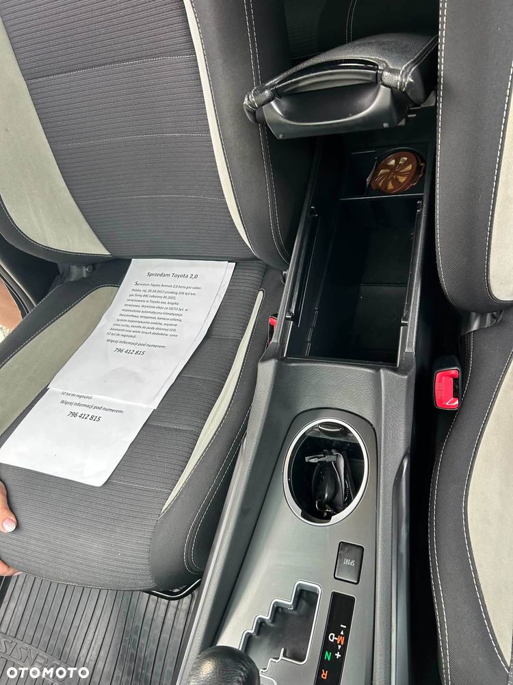 Toyota Avensis 2.0 Premium MS - 25