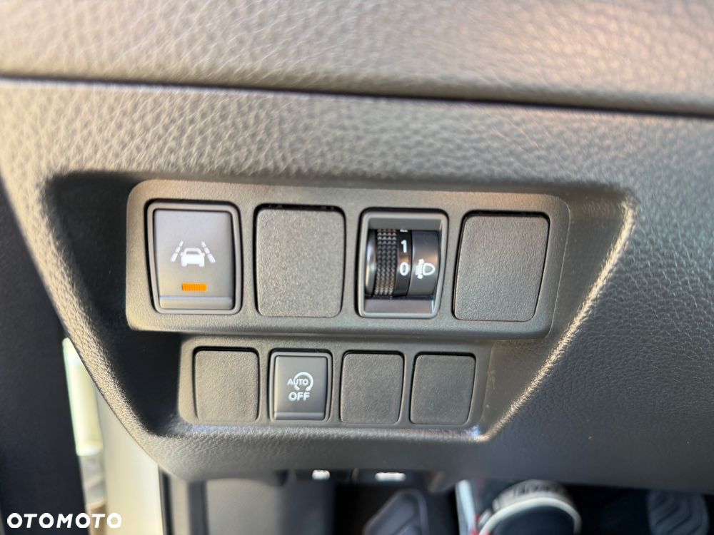Nissan Qashqai 1.2 DIG-T N-Connecta EU6 - 24