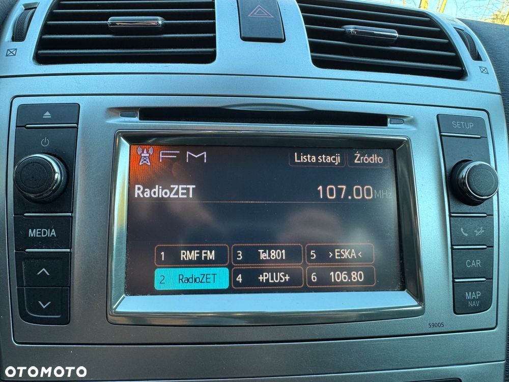 Toyota Avensis 2.0 D-4D - 17