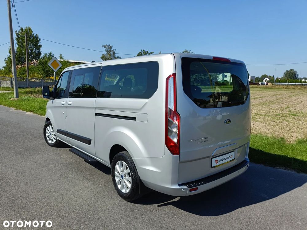Ford Tourneo Custom - 4