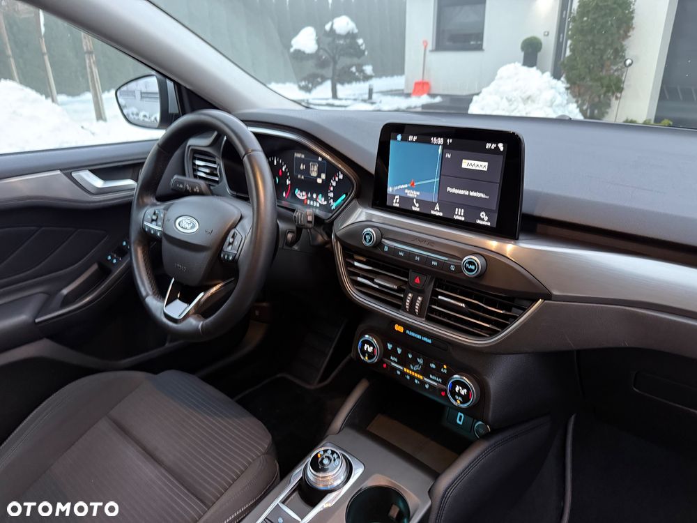 Ford Focus 2.0 EcoBlue Start-Stopp-System TITANIUM - 37