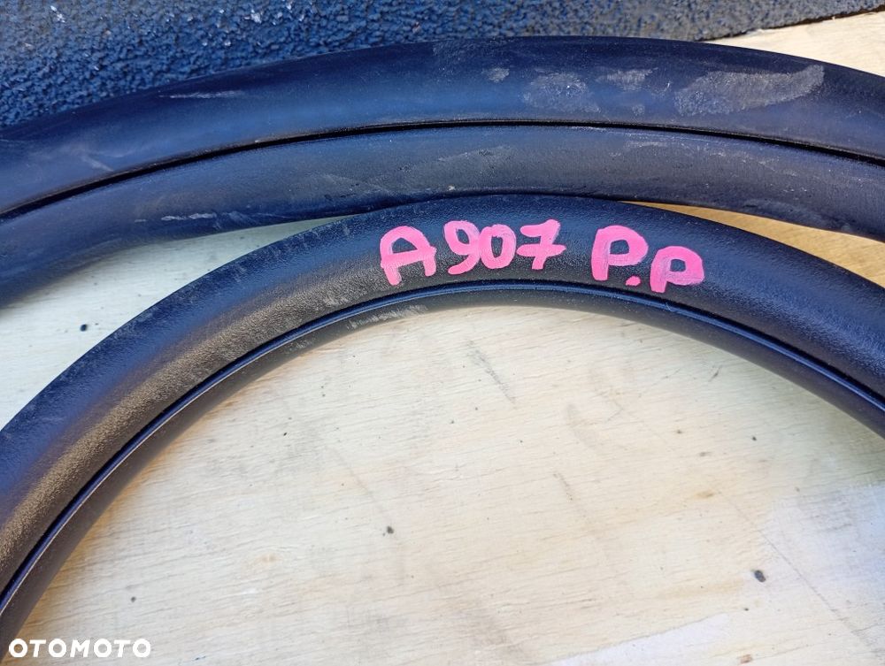 uszczelka karoseryjna drzwi prawa przód mercedes sprinter w907 910 2018-2026r - 2