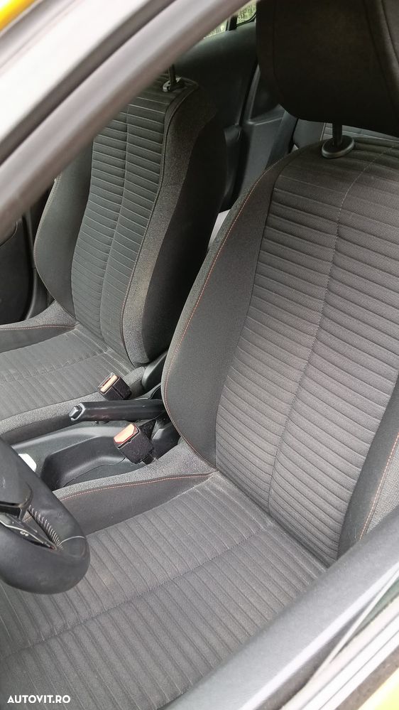 Peugeot 208 1.2 L PureTech STT Active - 11