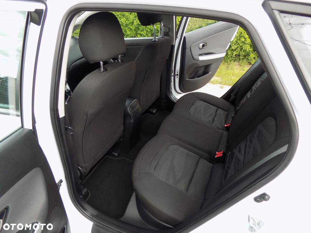 Kia Ceed - 16