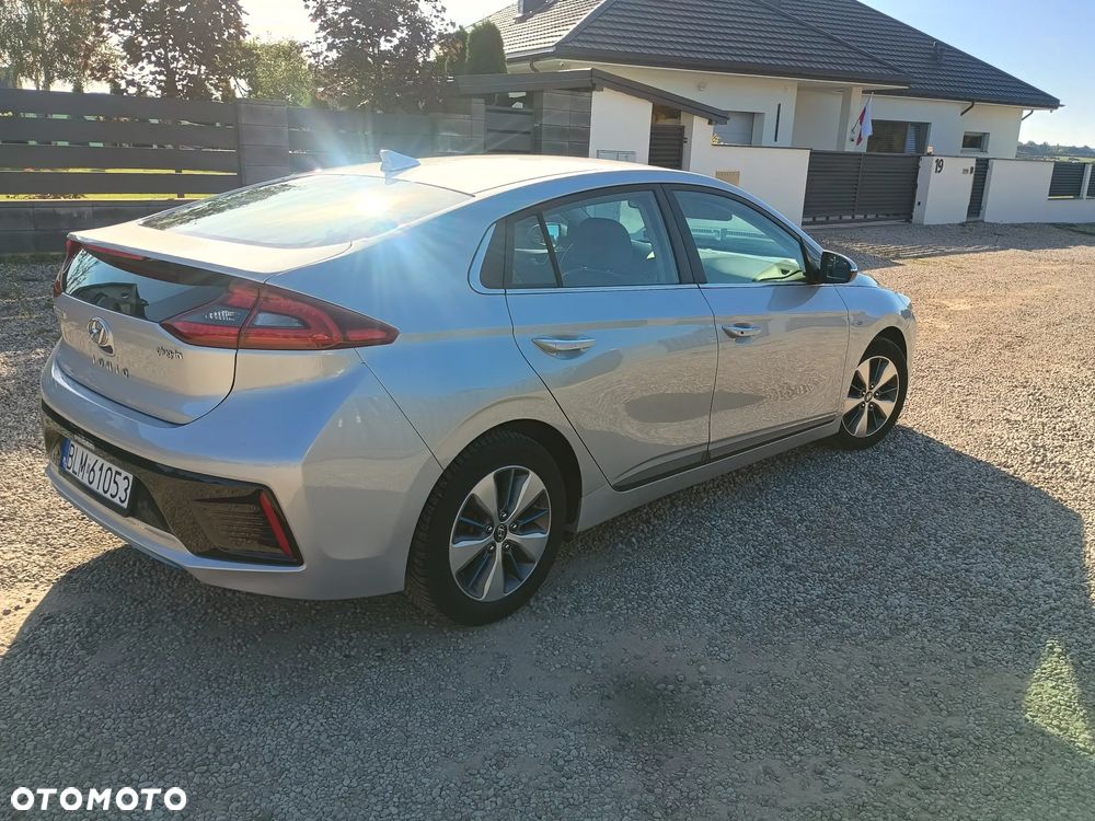 Hyundai IONIQ 1.6 GDI Premium - 3