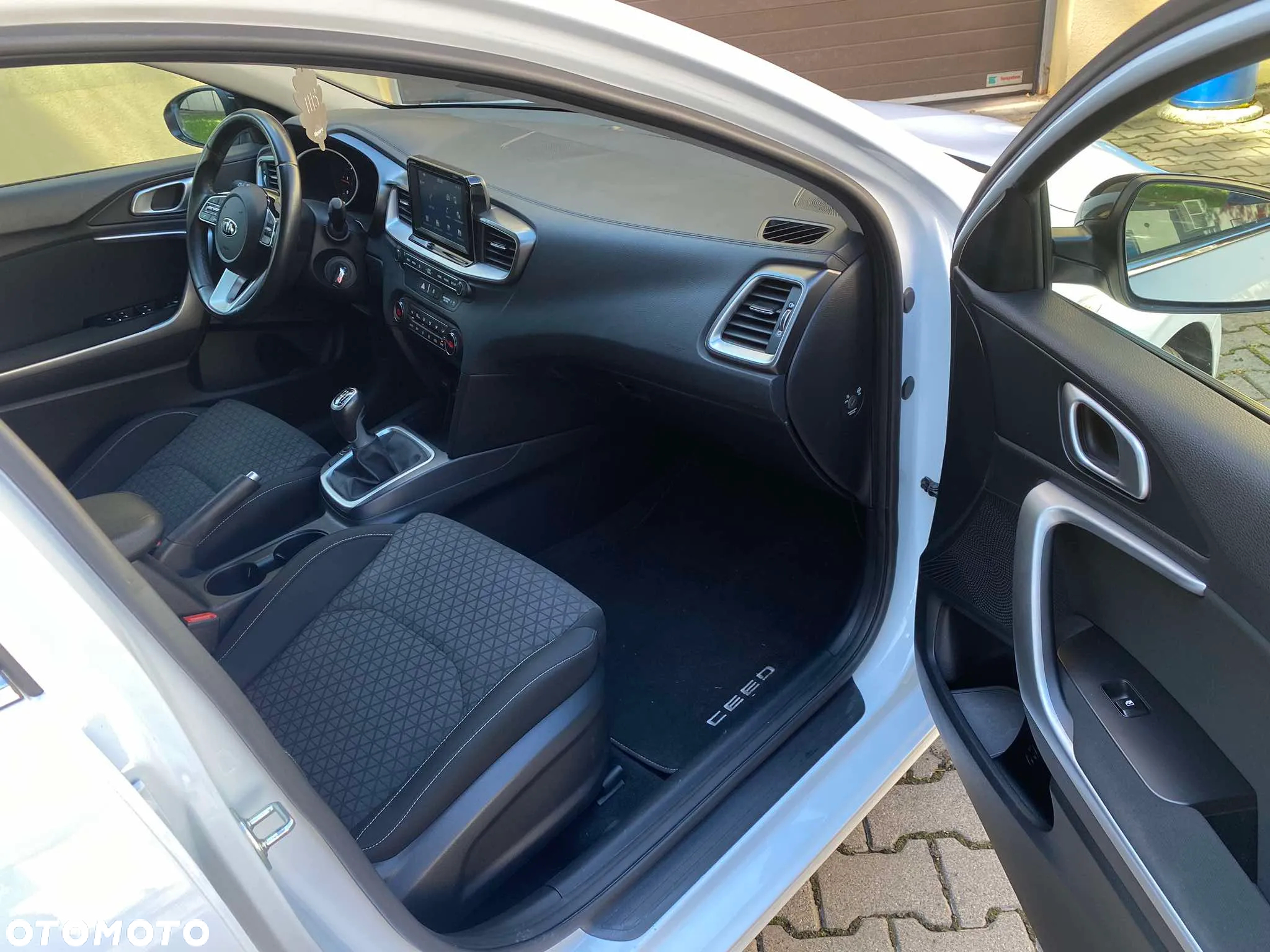 Kia Ceed - 30