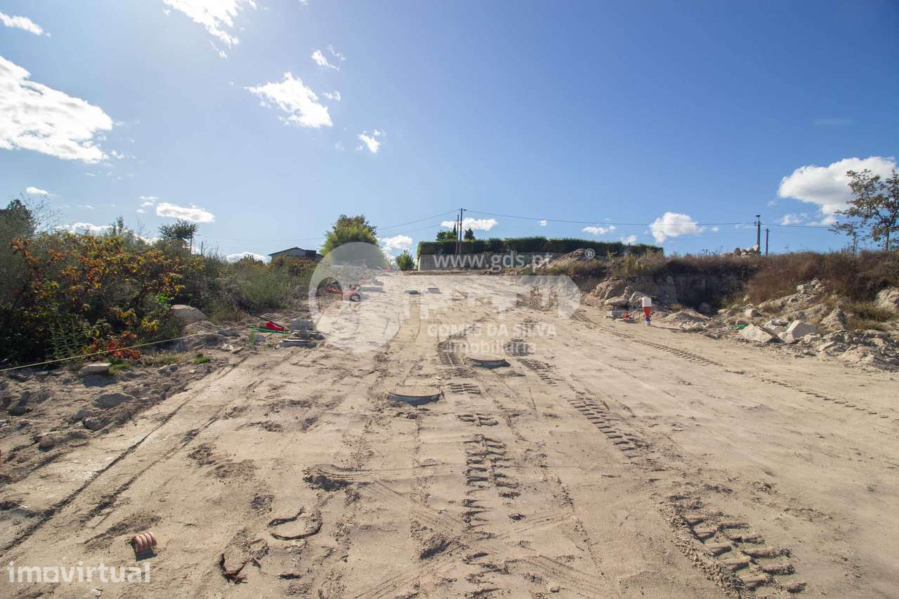 Lote de 224 m2 para Construção de Moradia em Banda com Vista Rio - Grande imagem: 4/20