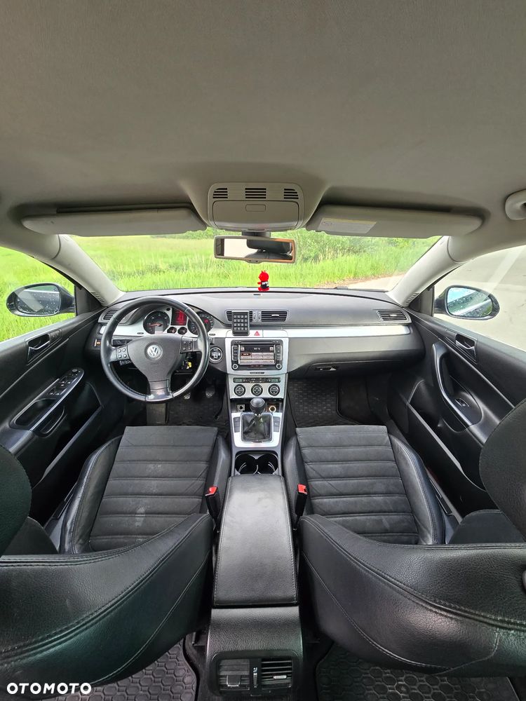 Volkswagen Passat 2.0 TDI DPF 4Motion Highline - 14