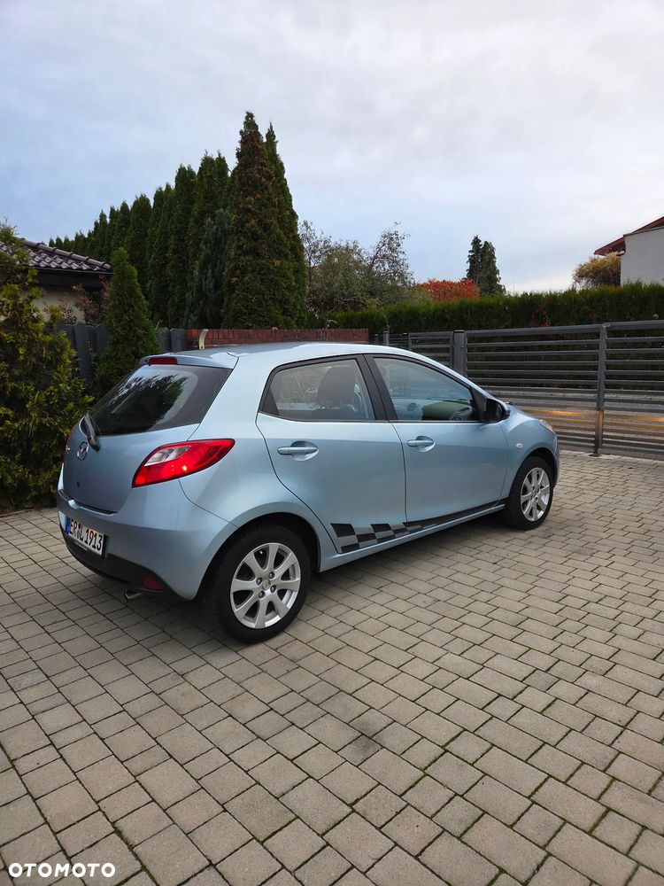 Mazda 2 2011 photo 5