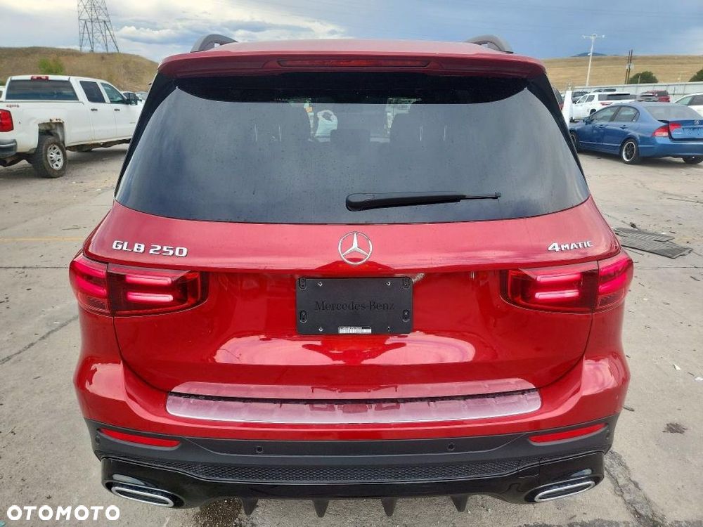 Mercedes-Benz GLB - 7