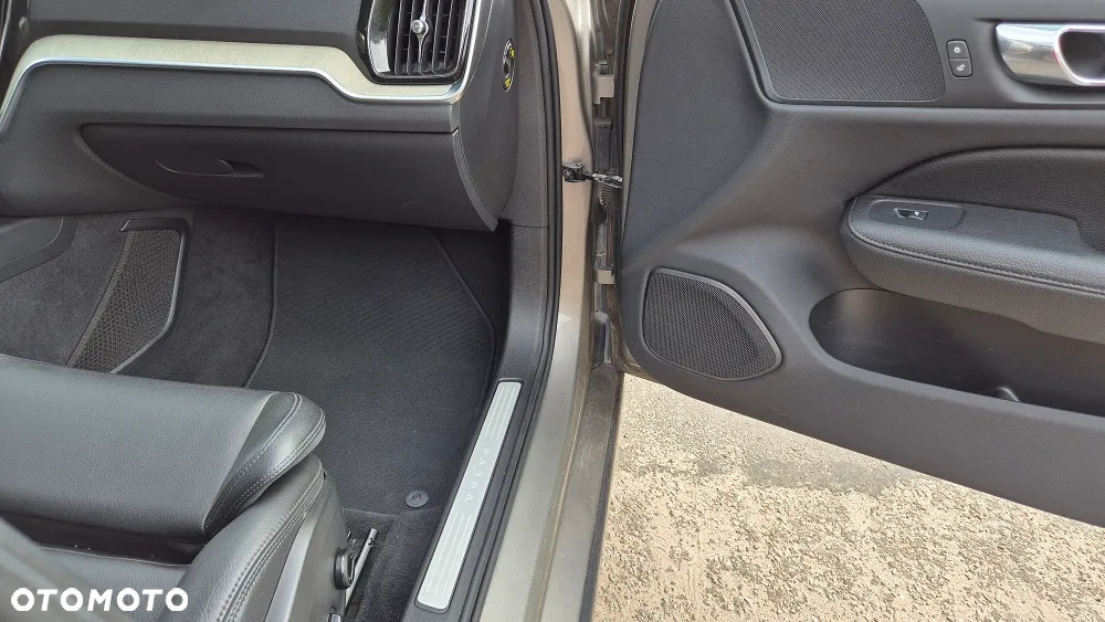 Volvo V60 D4 SCR Inscription - 14