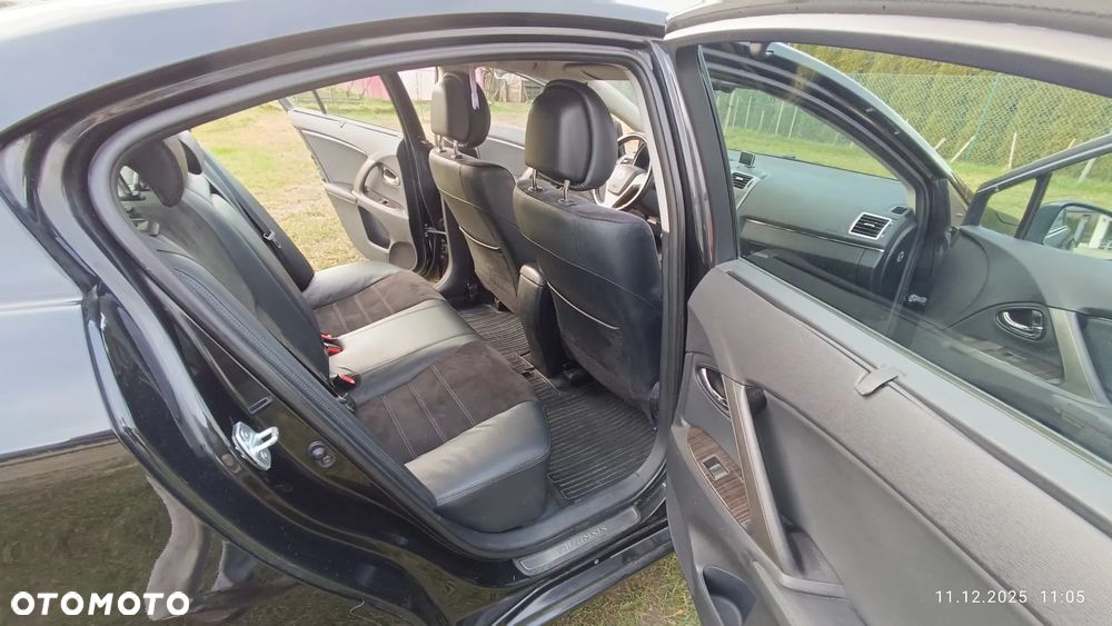 Toyota Avensis 1.8 Premium - 18