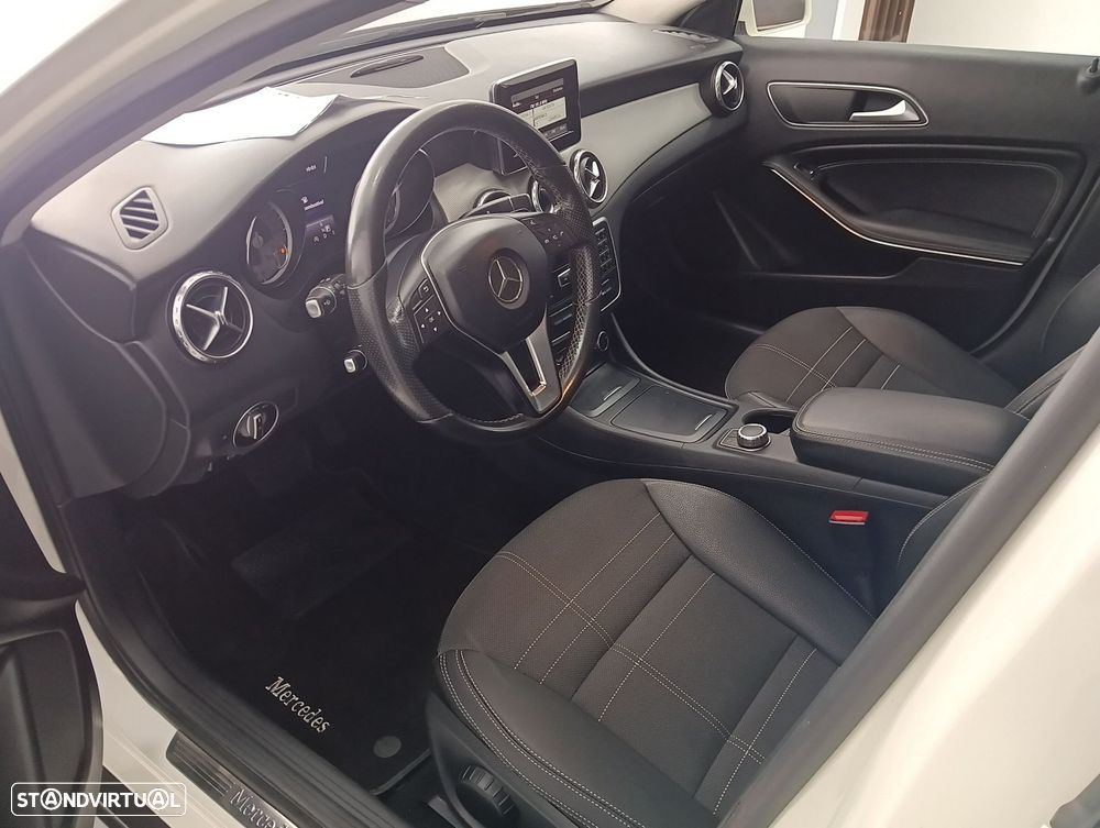 Mercedes-Benz GLA 200 CDI Aut. — fotografia 17