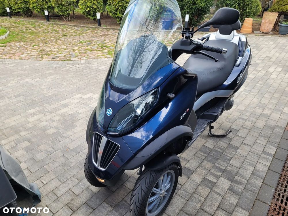 Piaggio MP-3 - 5