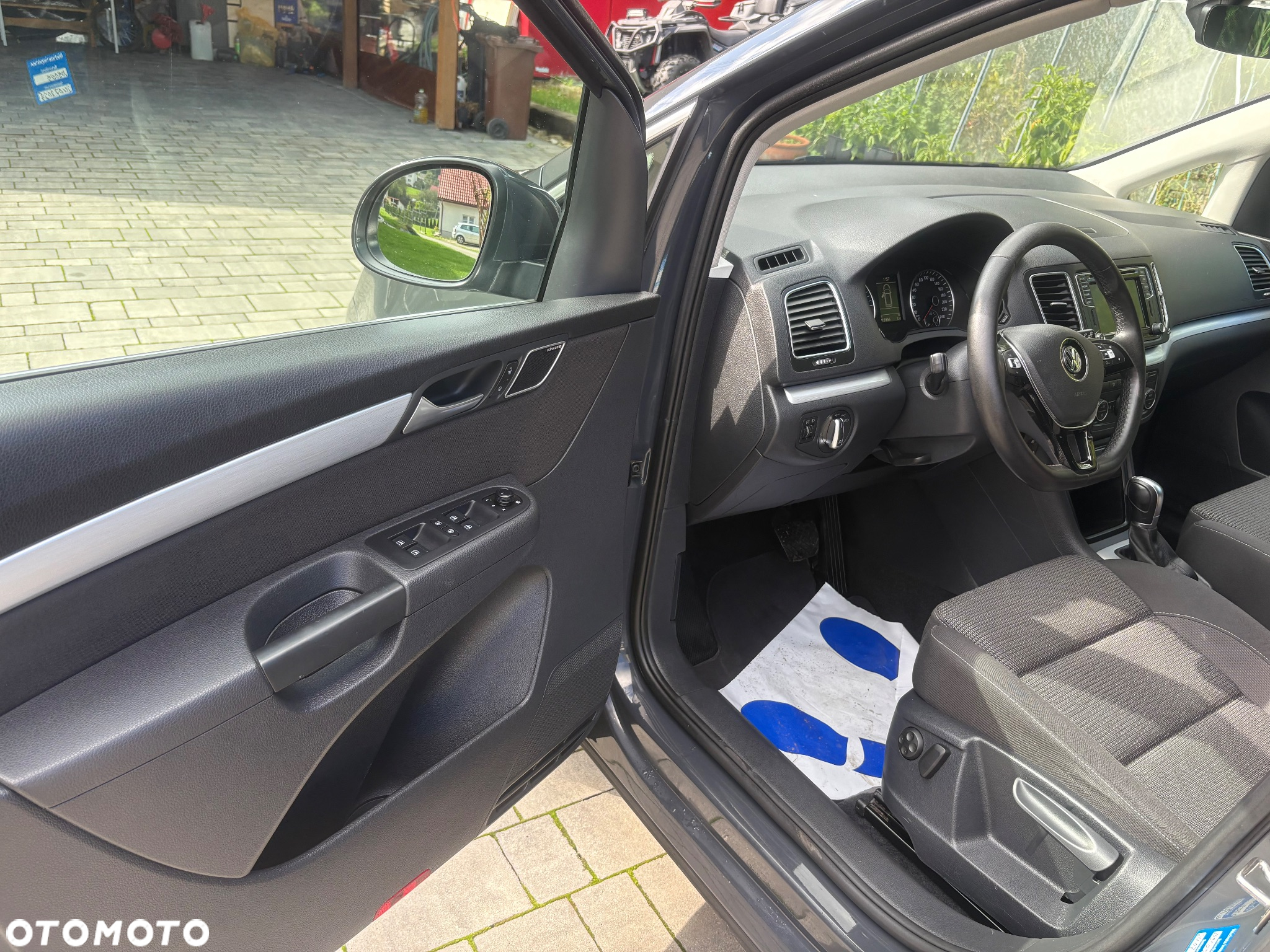 Volkswagen Sharan 2.0 TDI DSG (BlueMotion Technology) Comfortline - 23