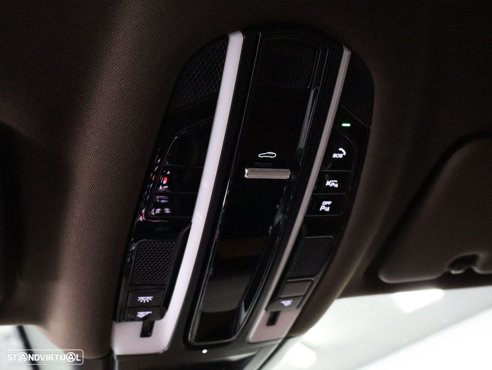 Porsche Cayenne Coupé E-Hybrid - 21