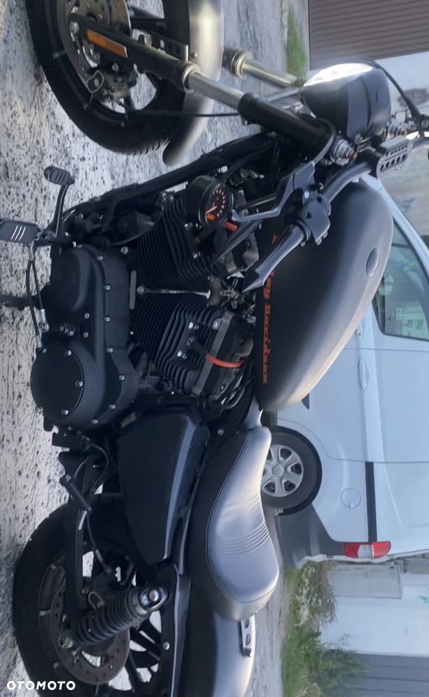 Harley-Davidson Sportster Iron 883 - 4