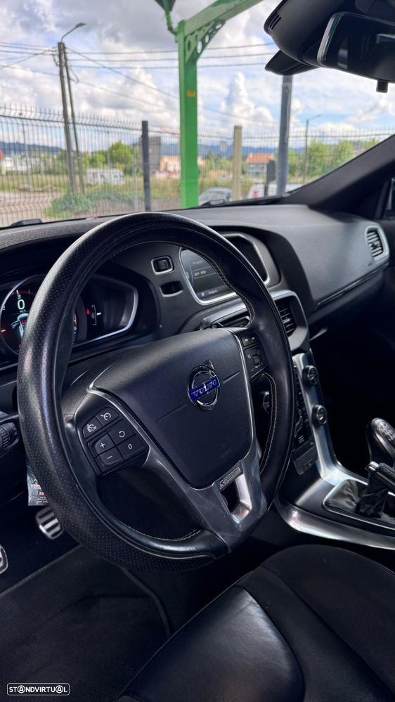 Volvo V40 D2 R Design - 9