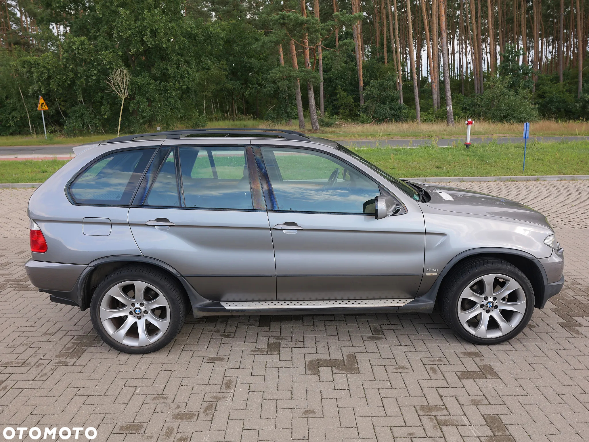 BMW X5 4.4i - 6