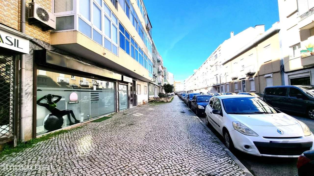 Loja com rentabilidade em Benfica zona central - Grande imagem: 4/23