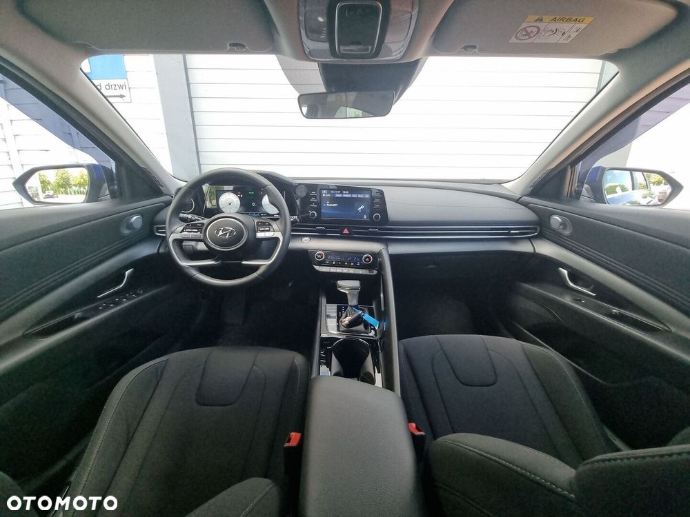 Hyundai Elantra 1.6 Smart CVT - 3