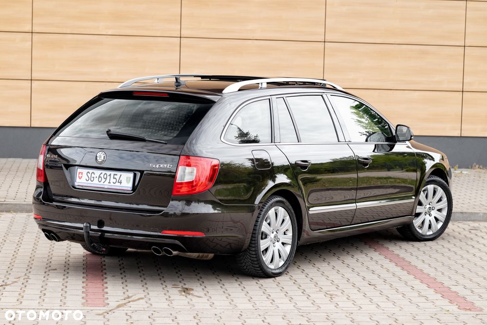 Skoda Superb Combi 3.6 V6 4x4 DSG Elegance - 20