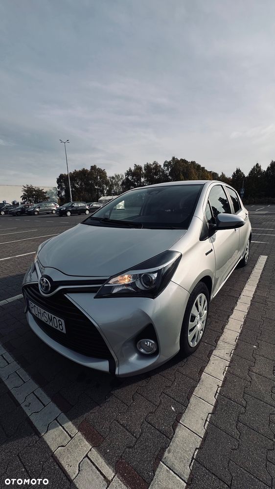 Toyota Yaris 2017 photo 2