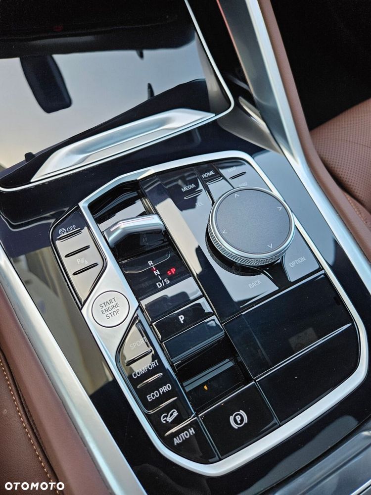 BMW X6 xDrive40d mHEV - 27