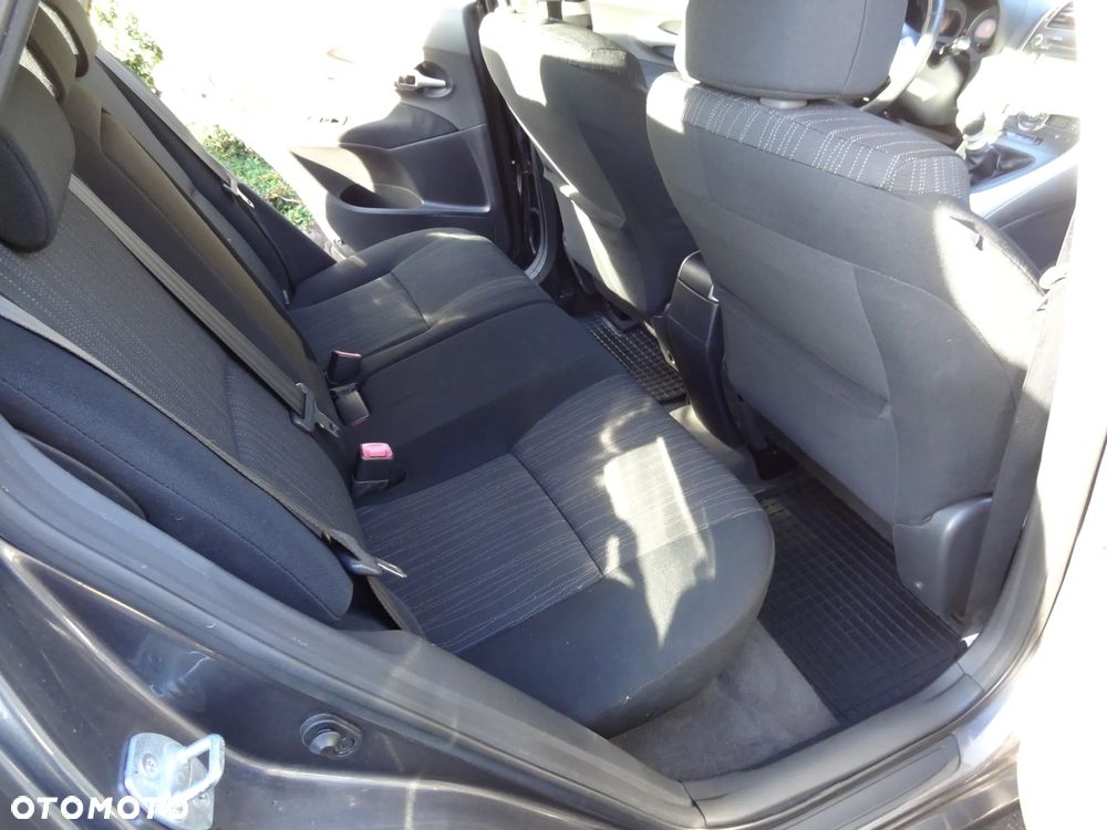 Toyota Auris 2.0 D-4D - 24