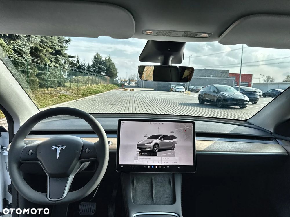 Tesla Y Long Range AWD - 9