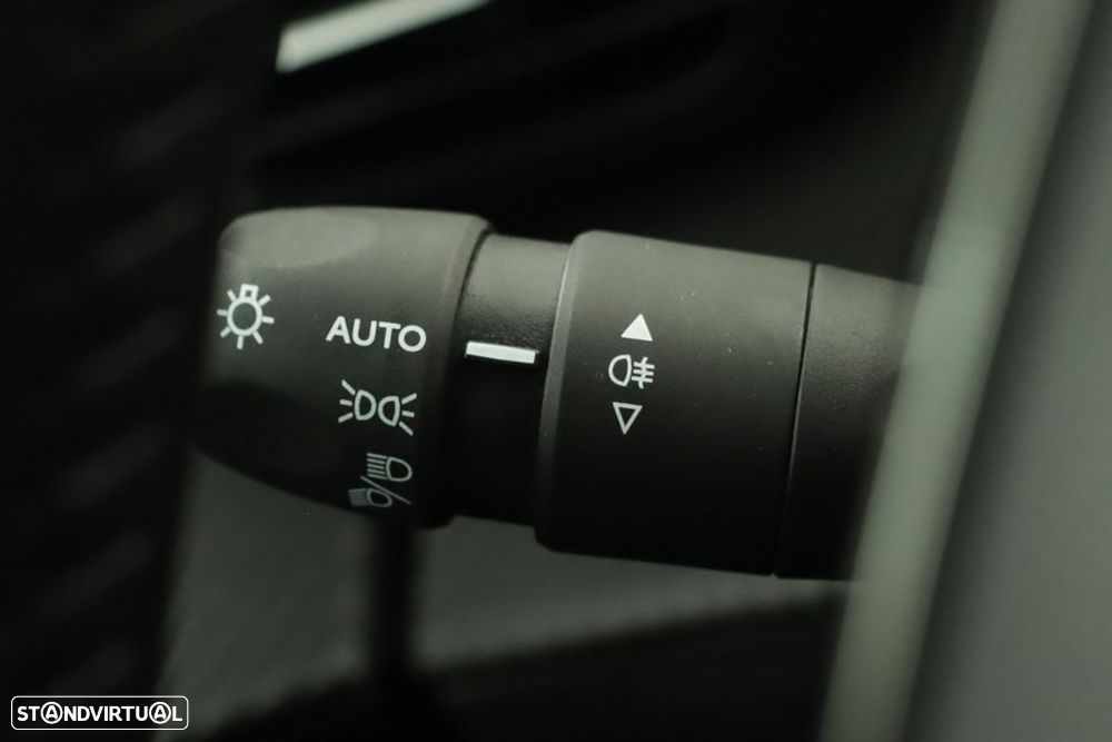 Peugeot 2008 1.2 PureTech Allure - 16
