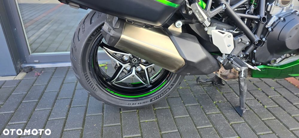 Kawasaki H2 - 16