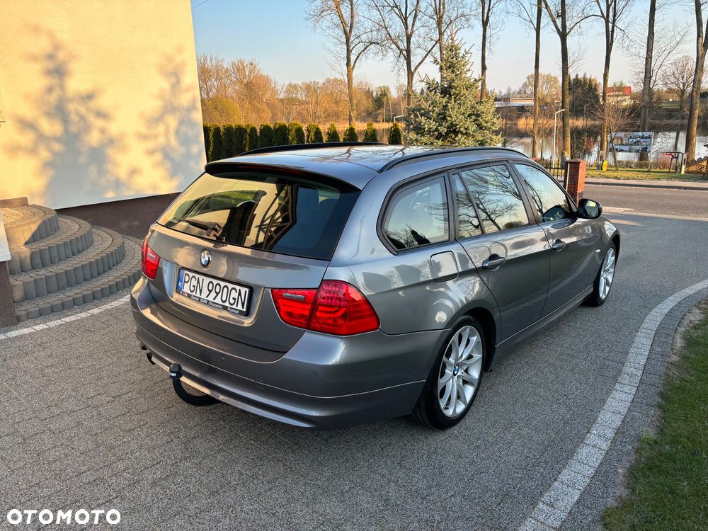 BMW Seria 3 318d DPF Edition Lifestyle - 26