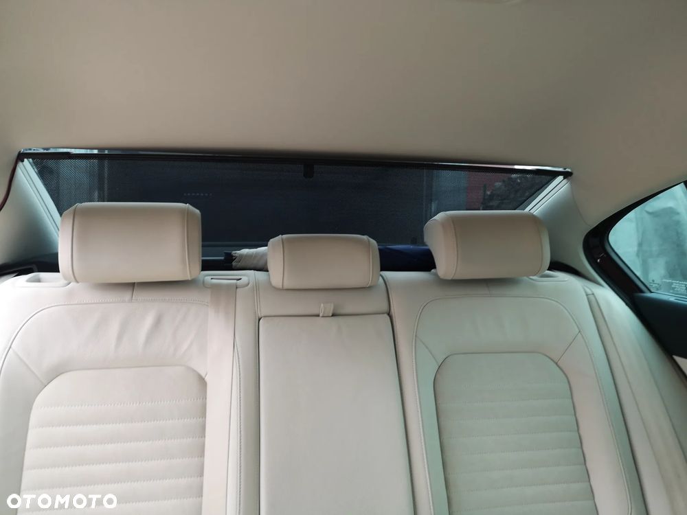Volkswagen Passat - 24
