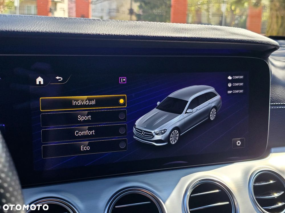 Mercedes-Benz Klasa E 220 d 4-Matic AMG - 28