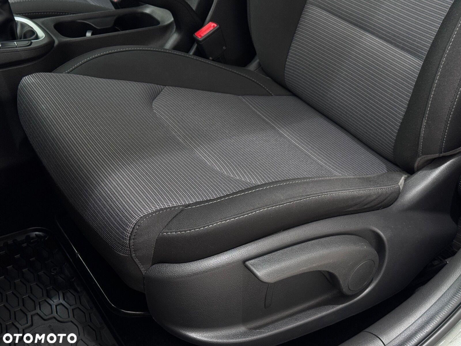 Hyundai i30 1.5 DPI Classic + - 11