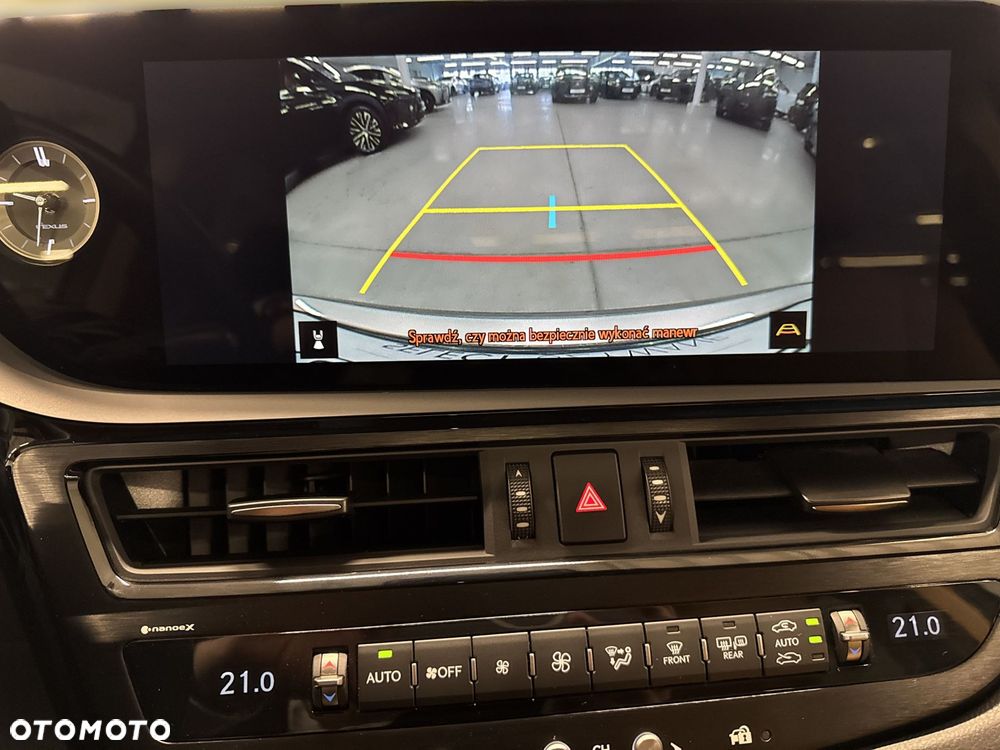 Lexus ES 300h Business Edition - 21