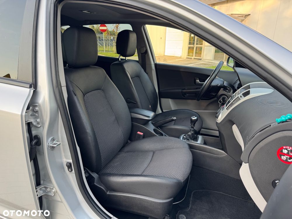 Kia Ceed - 15