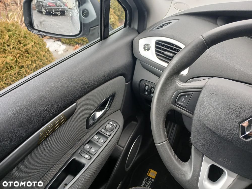 Renault Scenic - 28