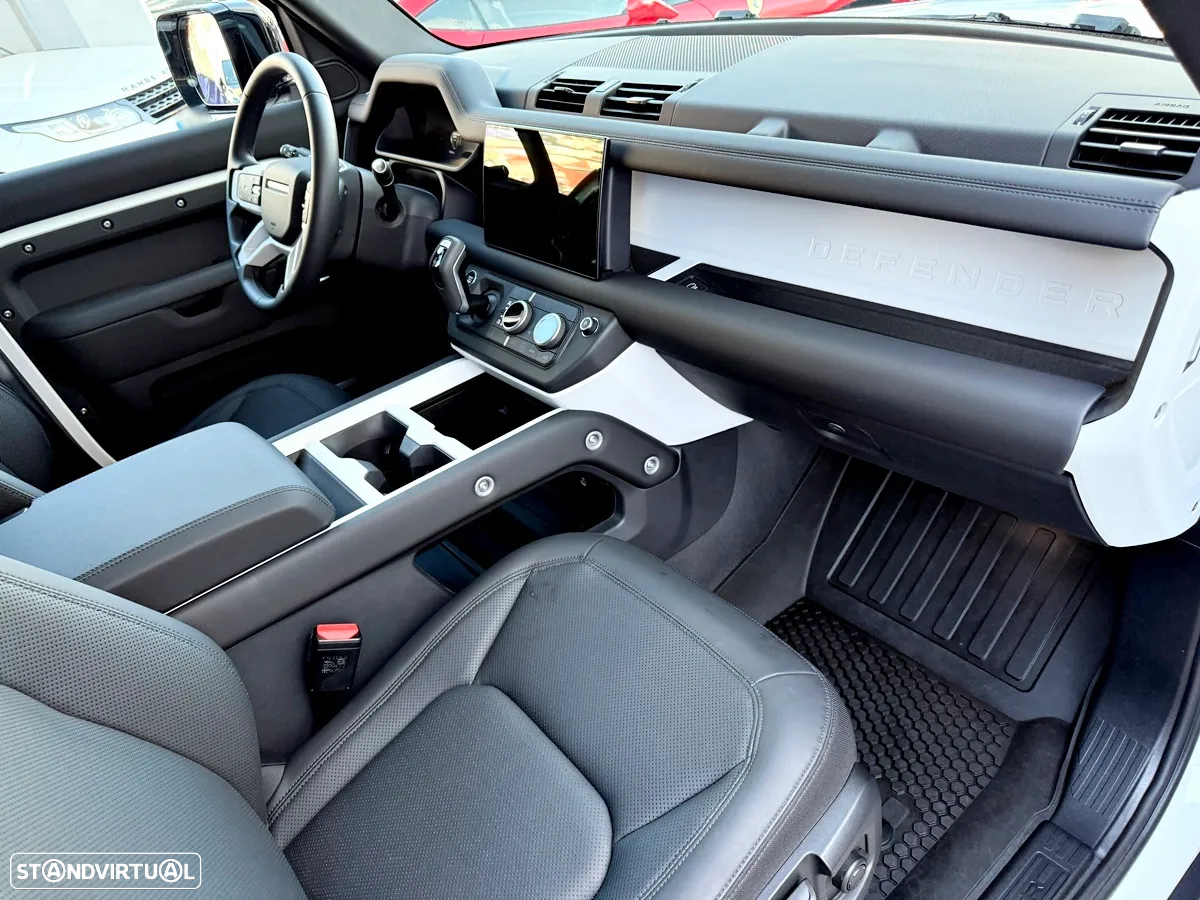 Land Rover Defender 2.0 P300e 110 AWD X-Dynamic SE - 25