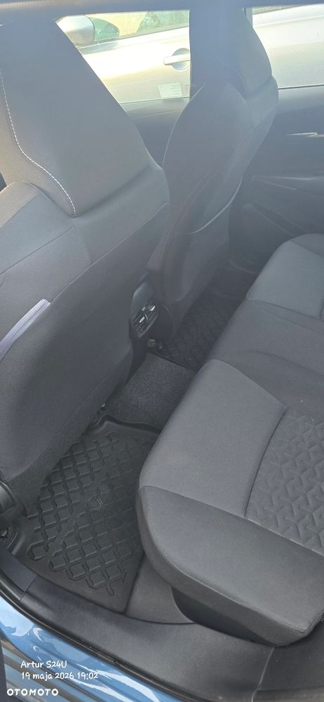 Toyota Corolla 1.8 Hybrid Comfort - 18