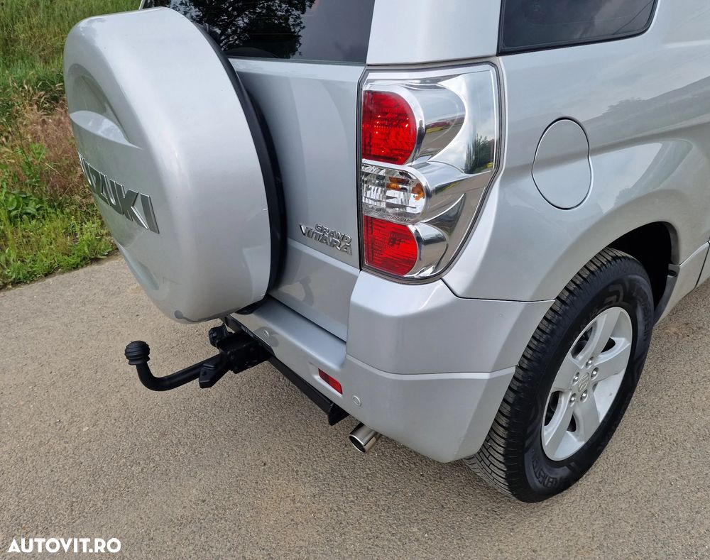 Suzuki Grand Vitara 1.9 DDiS Comfort - 12