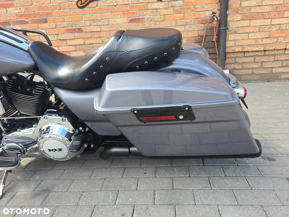 Harley-Davidson Touring Street Glide - 17